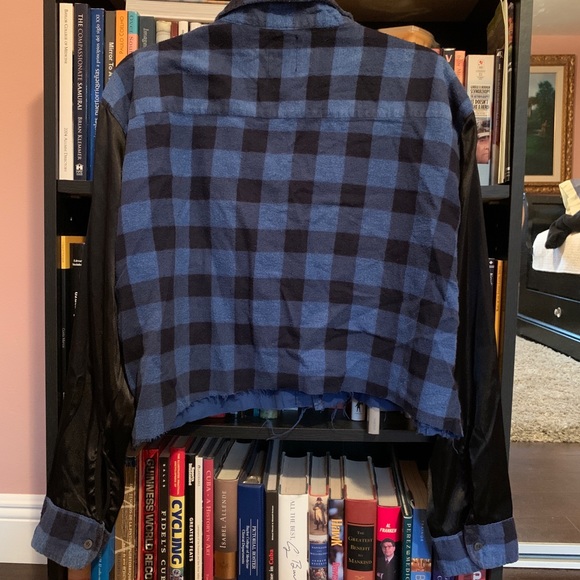 LF Furst of A Kind Cropped Flannel - Picture 2 of 3